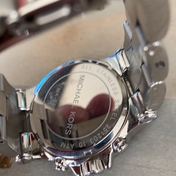 Michael Kors Watch - Picture 5 of 7